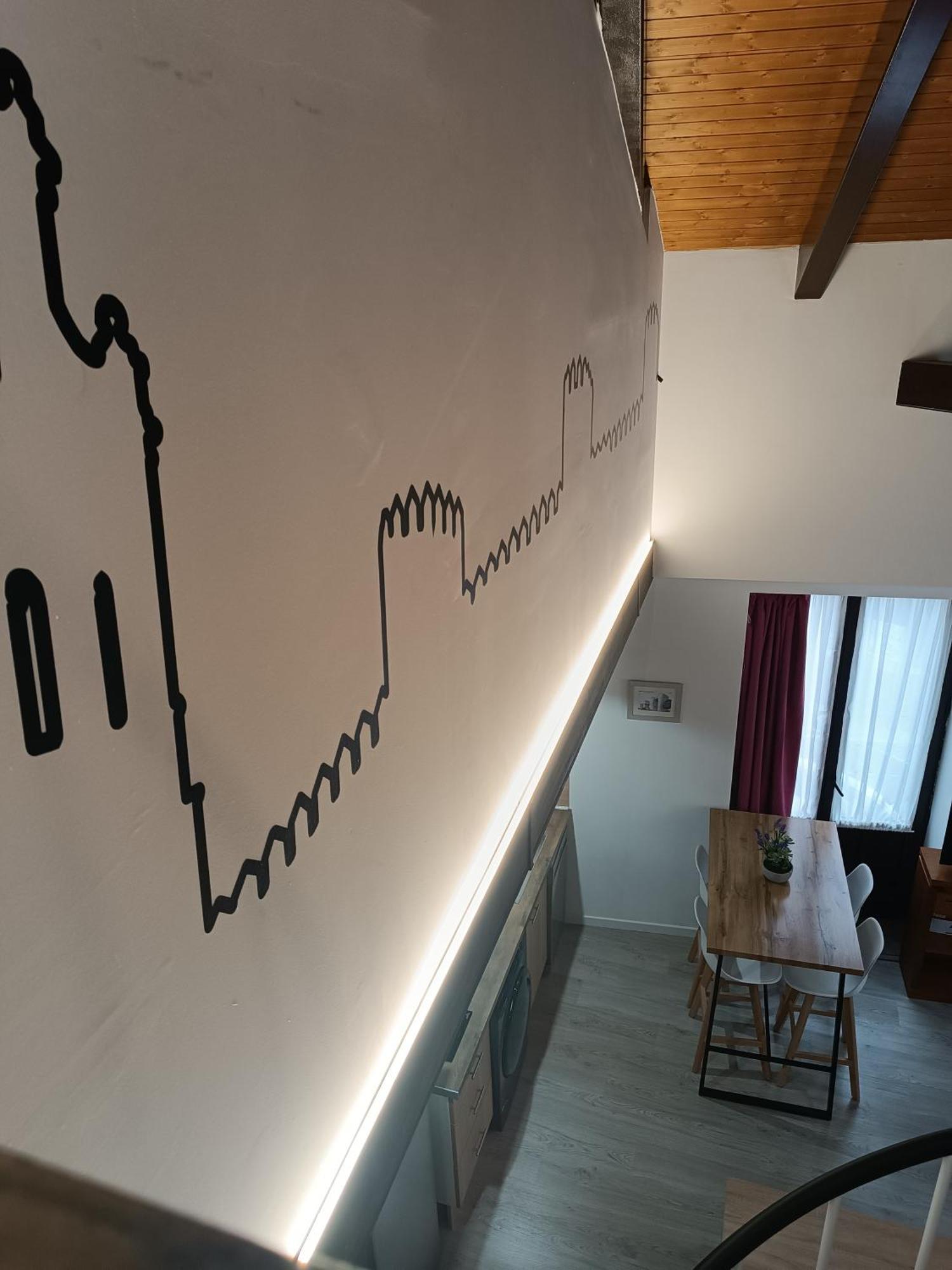 Apartamentos Turisticos Avila Puerta De Los Leales 1-2 エクステリア 写真