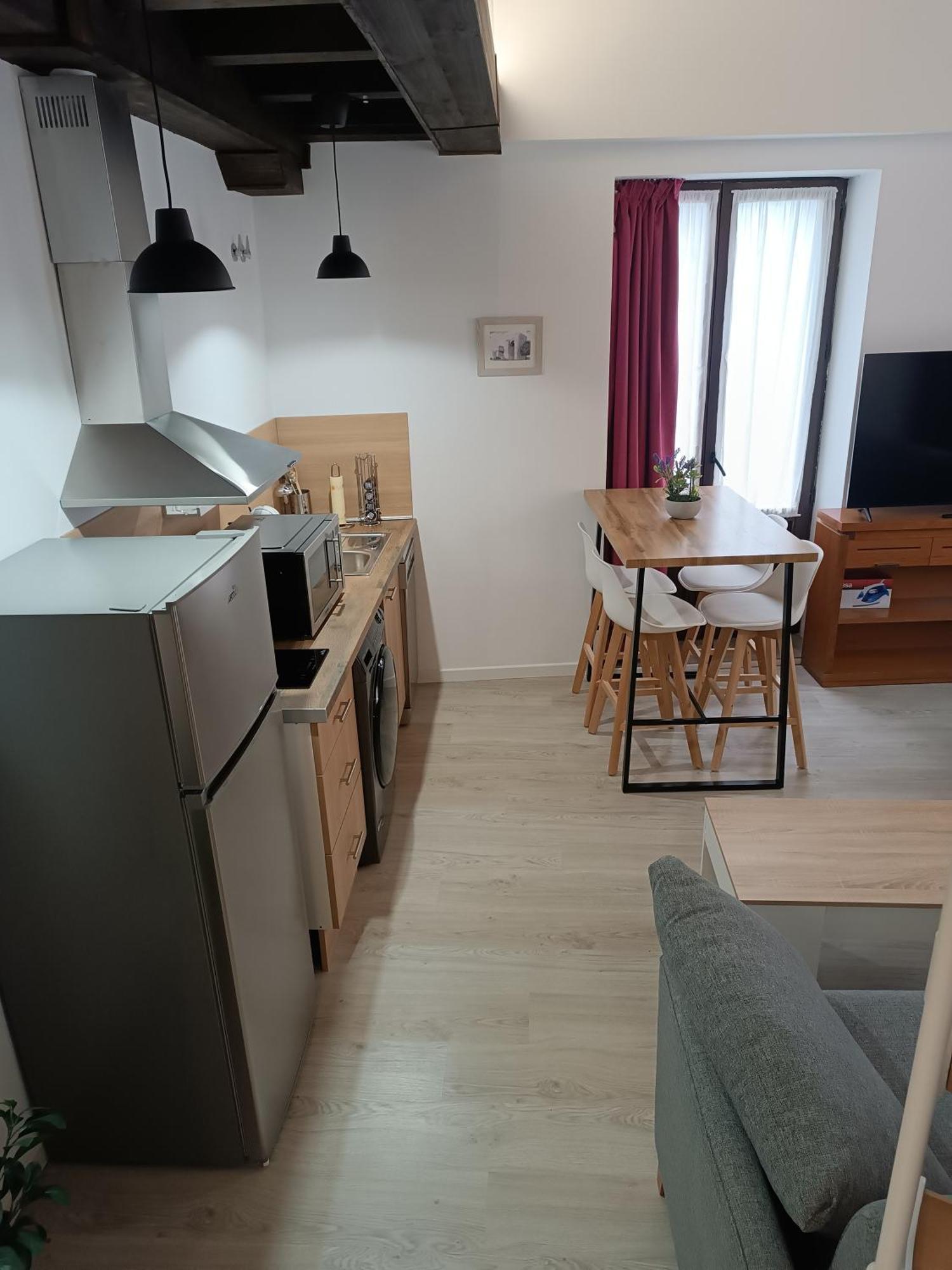 Apartamentos Turisticos Avila Puerta De Los Leales 1-2 エクステリア 写真